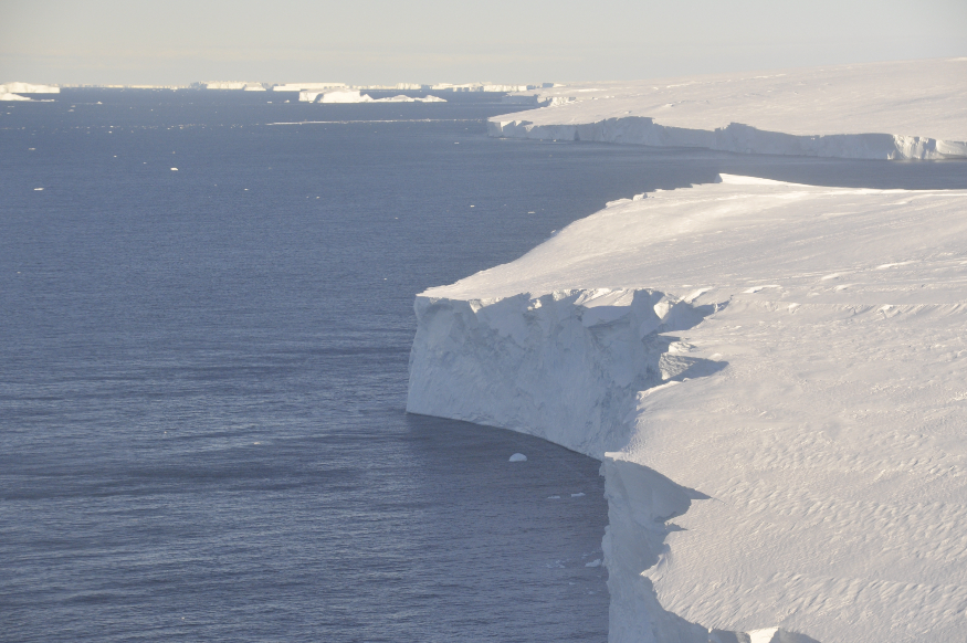 Ice front of Thwaites Glacier2_David Vaughan.jpg