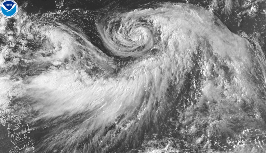 허리케인 이오나 NOAA AP.jpg