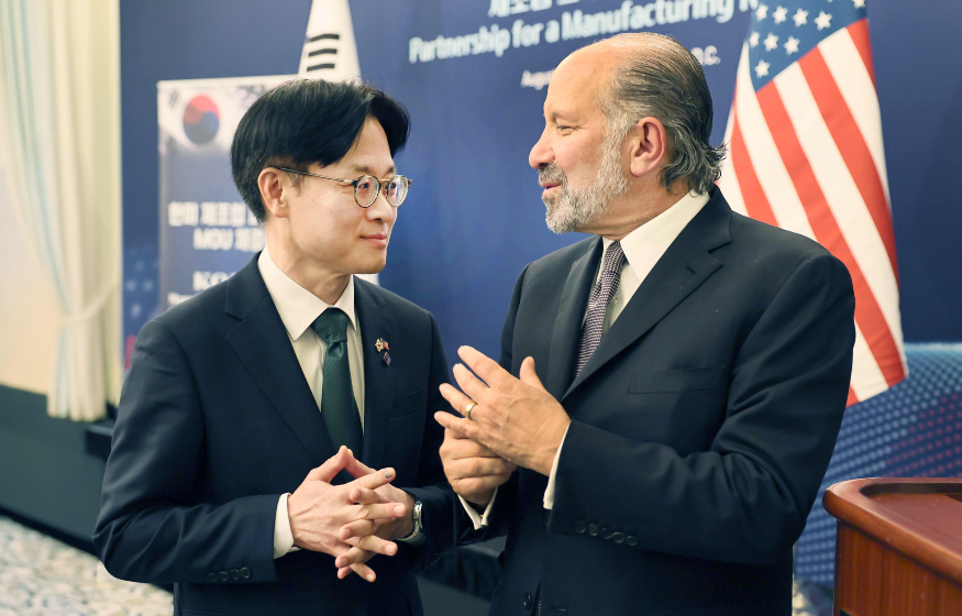 김정관 장관(왼쪽)과 하워드 러트닉 미 상무장관(오른쪽).jpg 김정관 장관(왼쪽)과 하워드 러트닉 미 상무장관(오른쪽).jpg