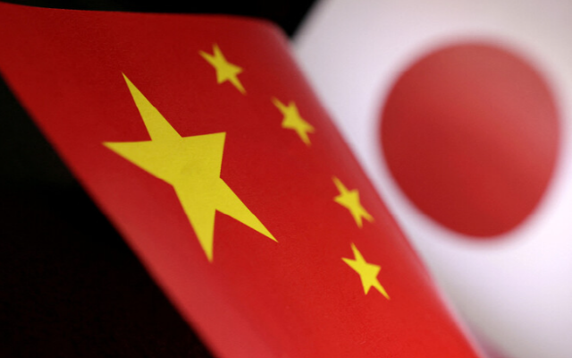 중국과 일본 국기.png