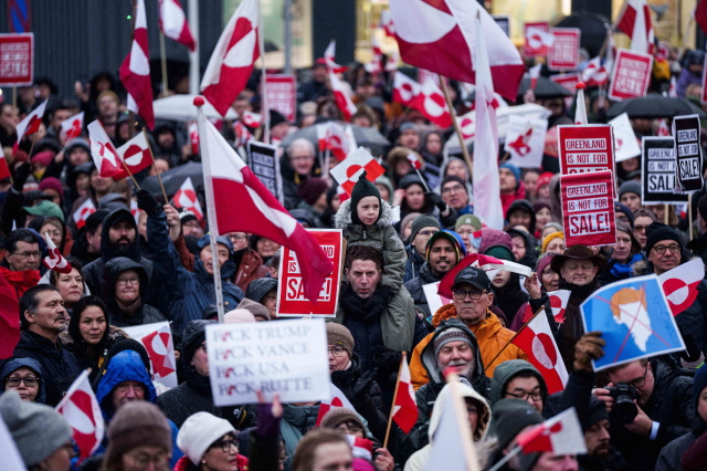 그린란드 항의.jpg