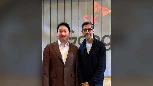 최태원 SK그룹 회장과 순다르 피차이 구글 CEO.jpg