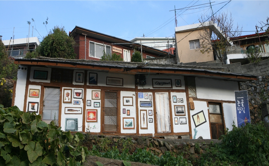 논골담길 첫 작품 논골3길 입구.jpg