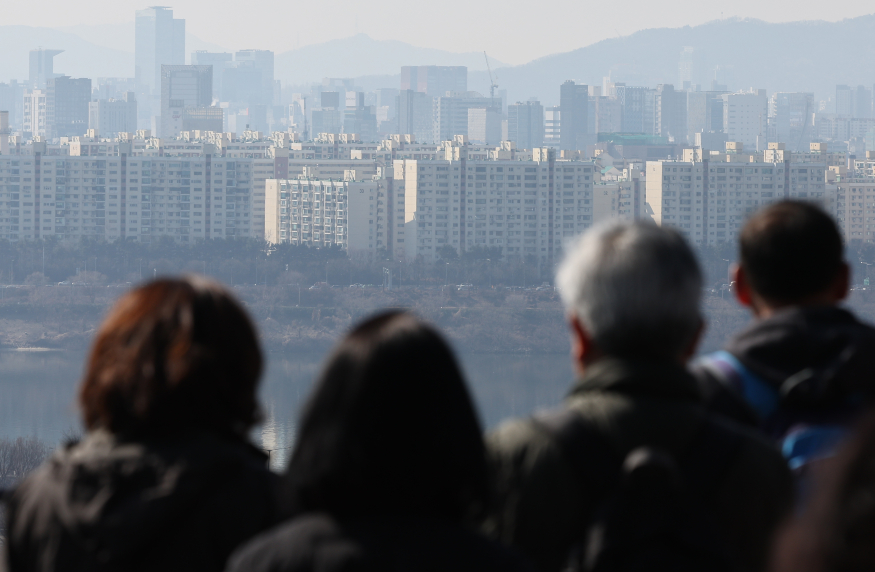 서울 한강변 아파트.jpg