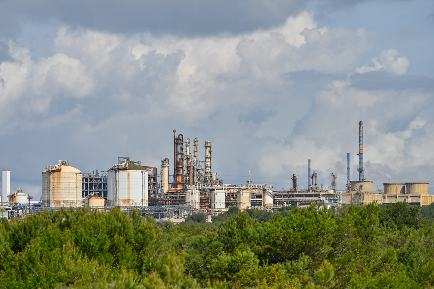 프랑스 남부 마르세유 인근 포스-라베라의 정유소.jpg